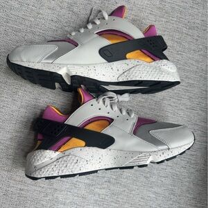 Brand New Nike Men’s Air Huarache Size 12